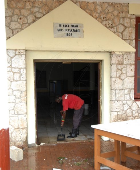 MunroCollegeC20070824IA